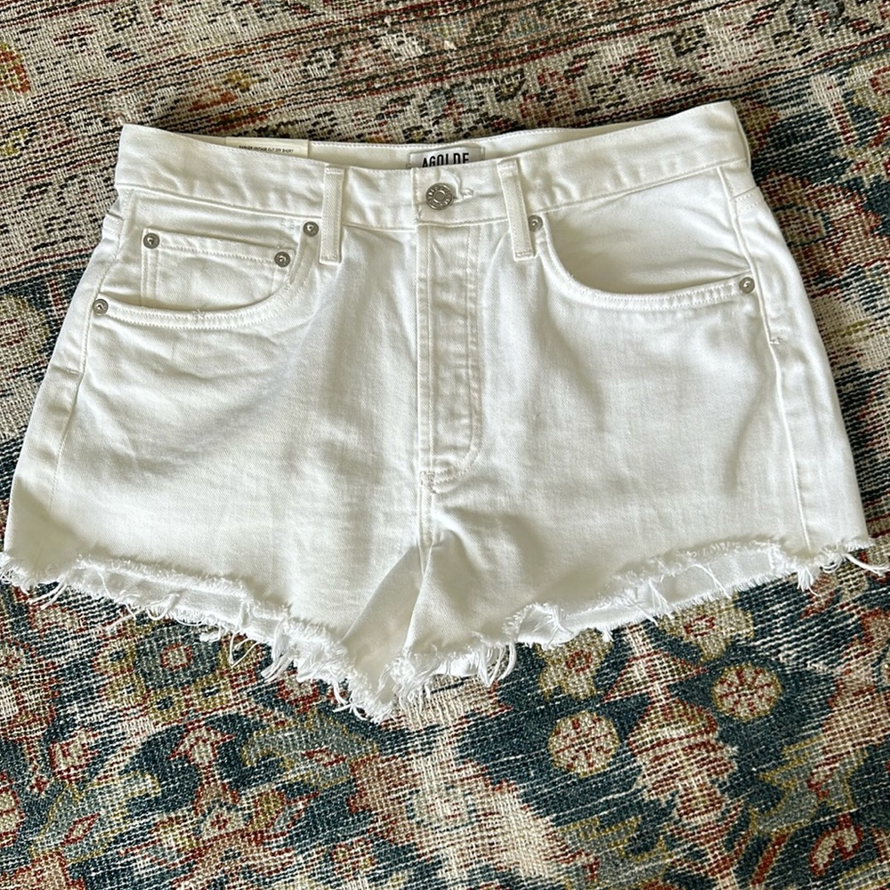Agolde white Parker vintage cut off short. Color ‘gleam’ size 28. New!